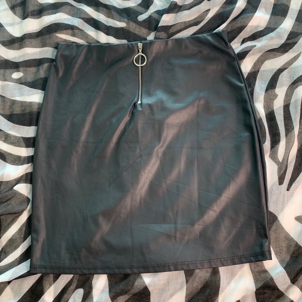 BLACK LEATHER SKIRT 🖤